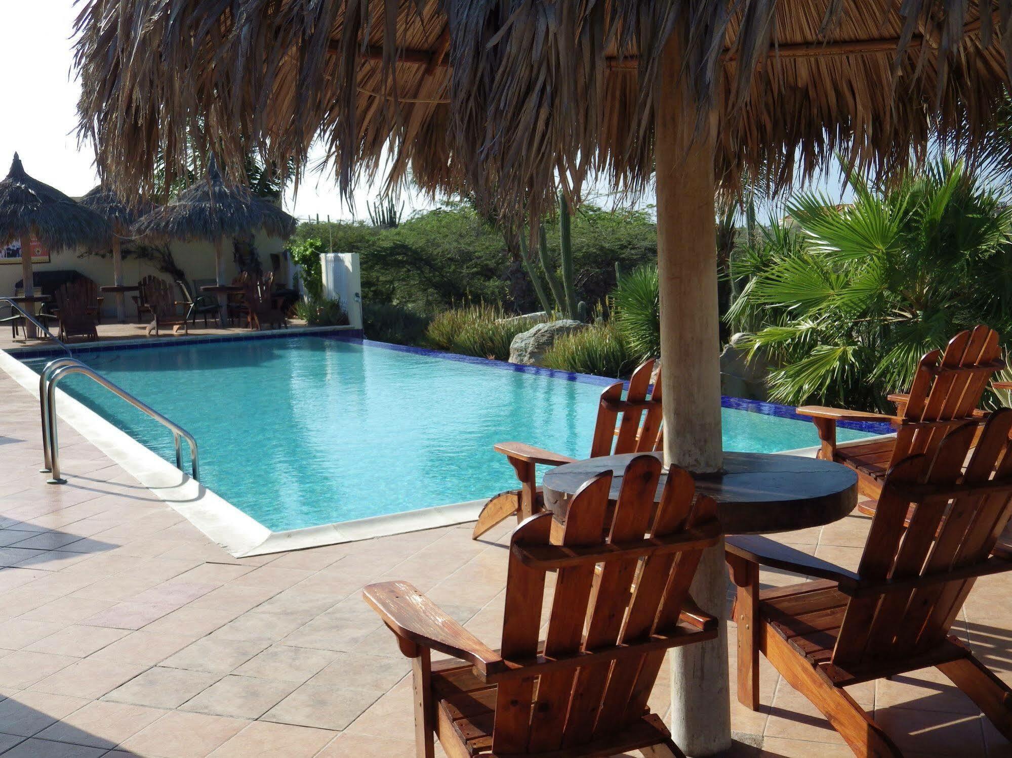 Aruba Cunucu Residence Палм Бийч Екстериор снимка